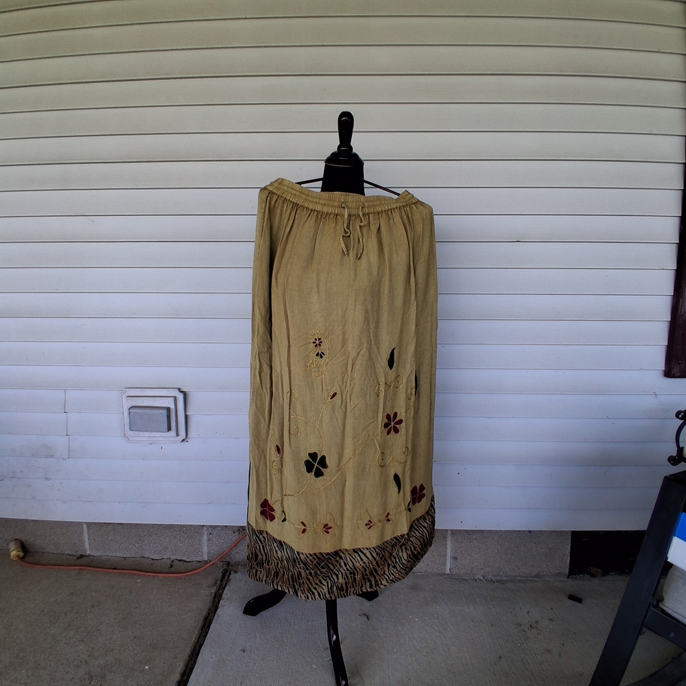 Speed Control Beige Maxi Skirt with Floral Design